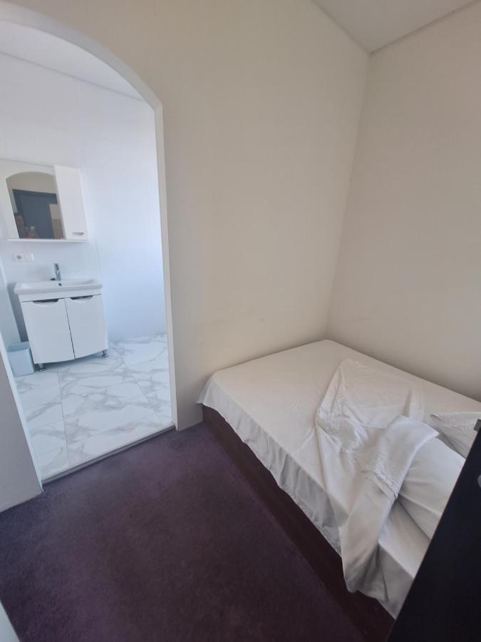 Барселона Hotel Mizikevicsa Kültér fotó