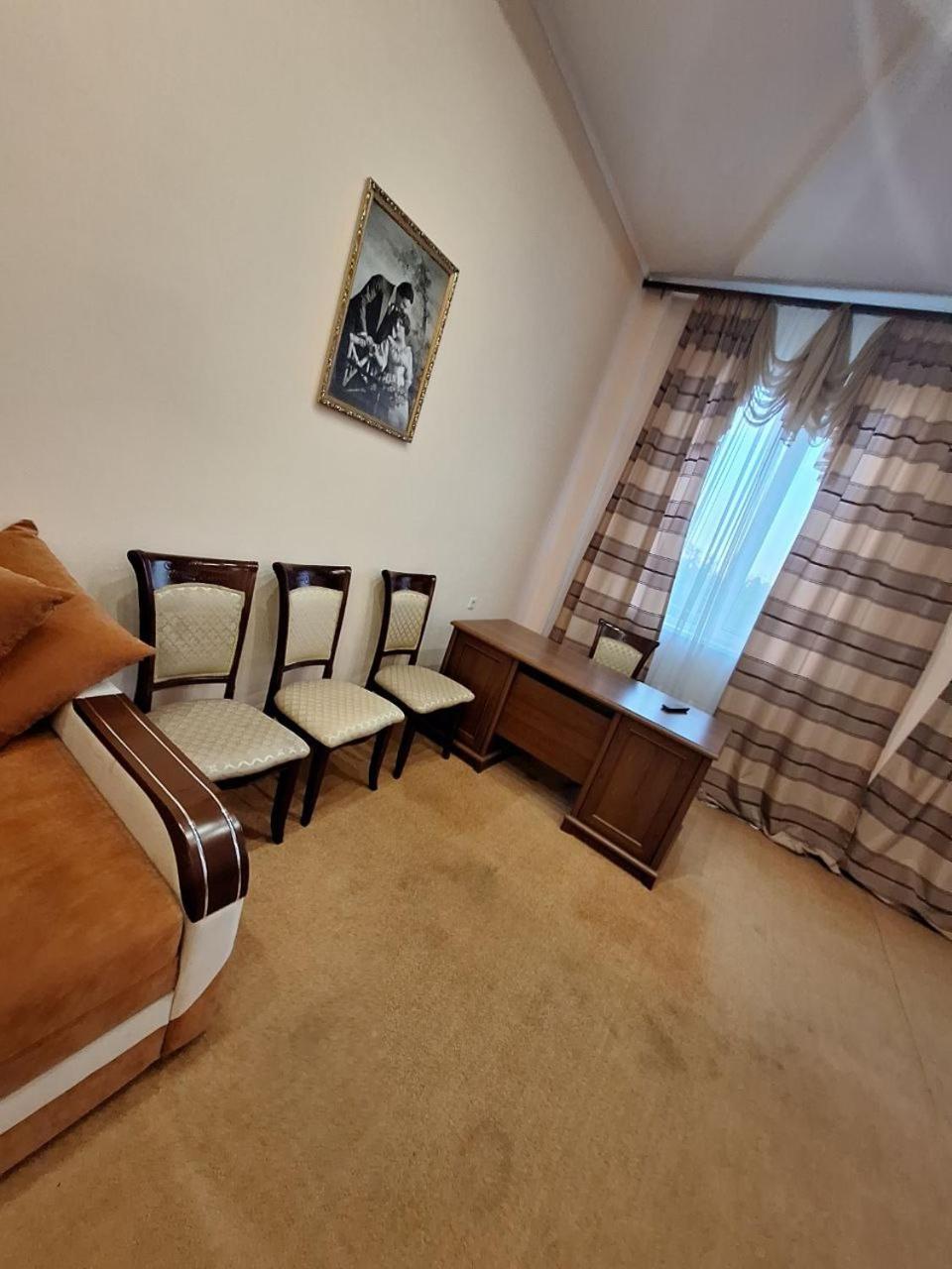 Барселона Hotel Mizikevicsa Kültér fotó